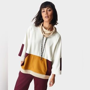 🆕 Sweaty Betty - Mix It Up Colorblock Sweatshirt in Lily White Multi - Size M